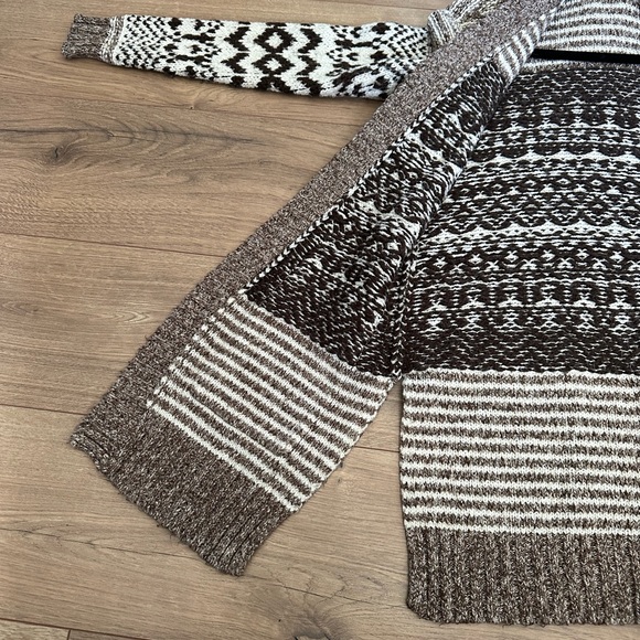 American Eagle Knit Cardigan - Picture 2 of 3